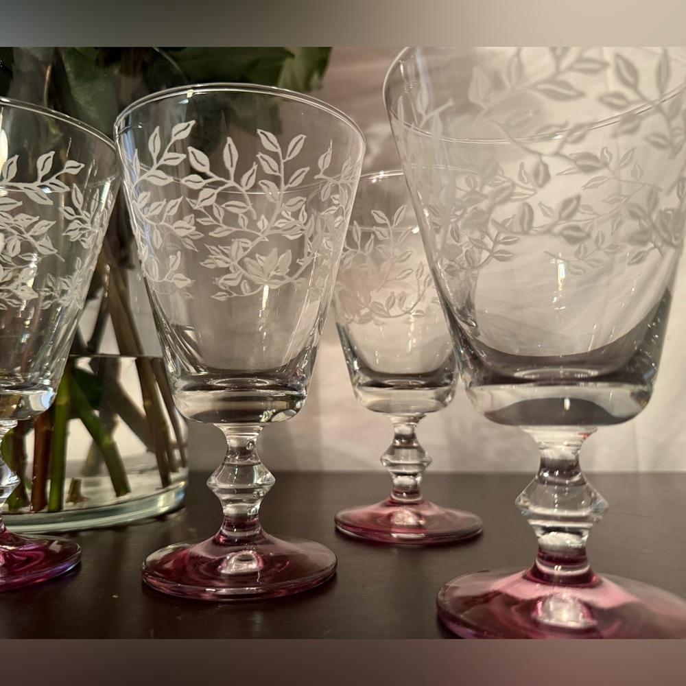 4 J. Preziosi etched glasses with pink base. 12oz. Handmade Italy